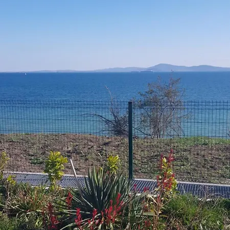 сарафово лукс гарден първа линия Appartement Burgas Stad
