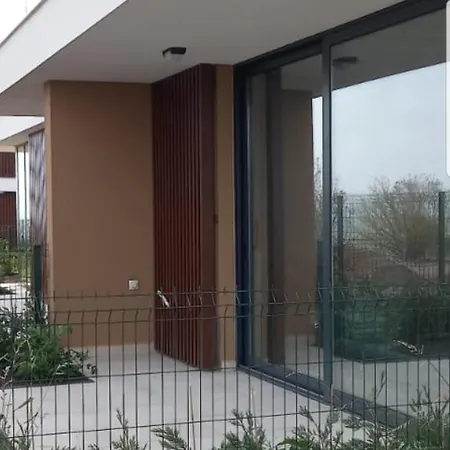 Apartment сарафово лукс гарден първа линия *