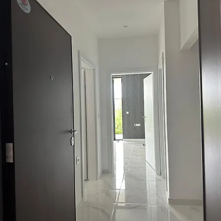 Apartamento сарафово лукс гарден първа линия