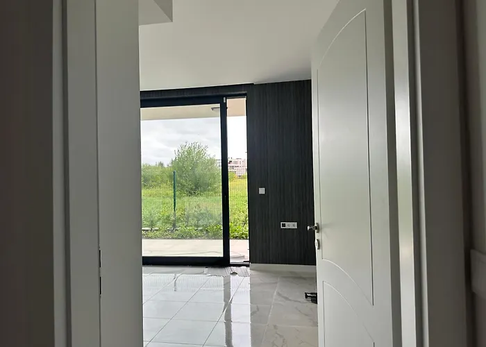 сарафово лукс гарден първа линия *