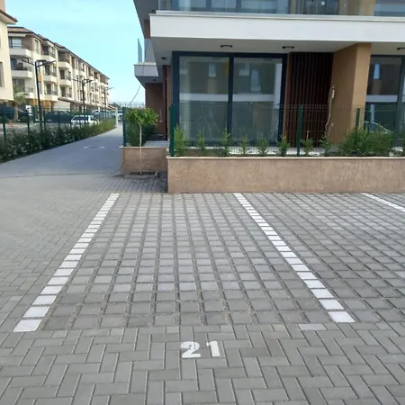 Appartement сарафово лукс гарден първа линия
