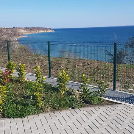 сарафово лукс гарден първа линия