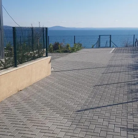 сарафово лукс гарден първа линия Burgas City