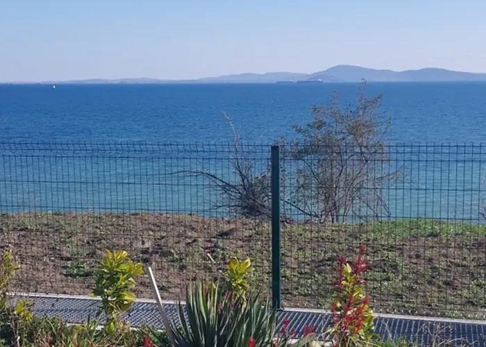 сарафово лукс гарден първа линия 아파트 부르가스